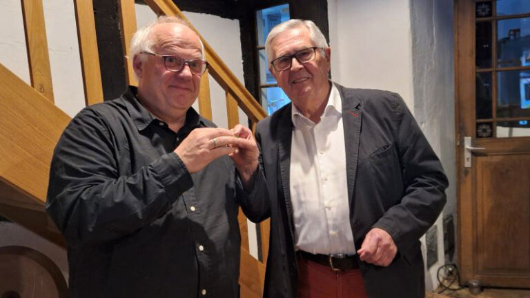 Schlüsselübergabe Neuer Vorsitzender